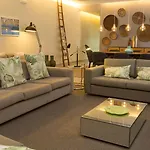 Ozadi Ξενοδοχείο 4*