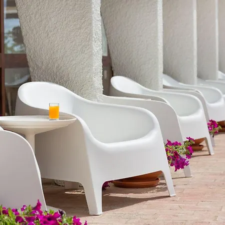 Ozadi Hotel 4*