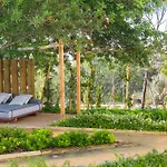 Ozadi 4* Тавира